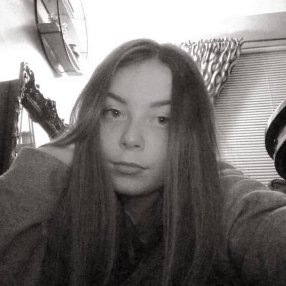 Profile Picture of Hailey Summers (@haileysummers03) on Poshmark