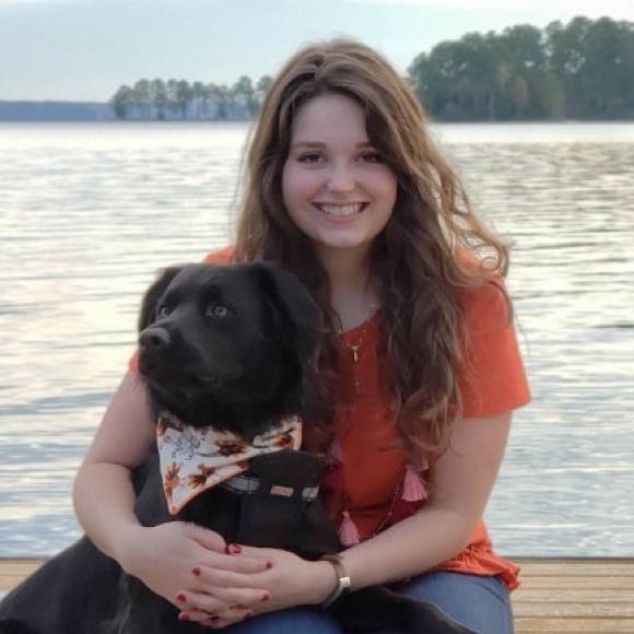 Profile Picture of Ellen Szubski (@hellogreenbean) on Poshmark