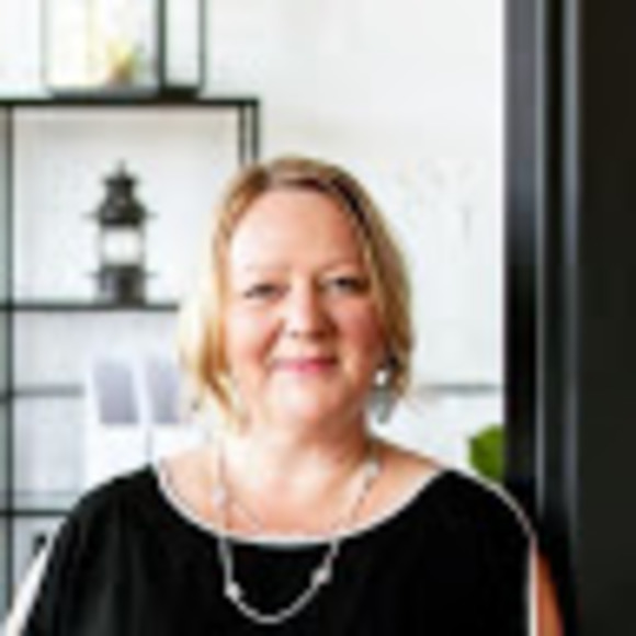 Profile Picture of Tammy Graley (@tammydgraley) on Poshmark