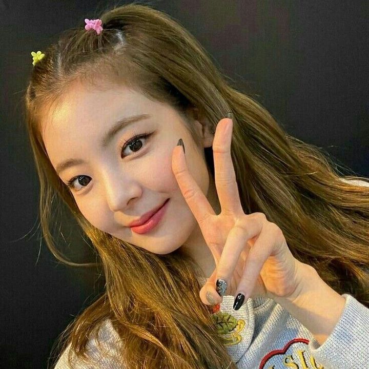 Profile Picture of crystal (@minaripenguins) on Tiktok