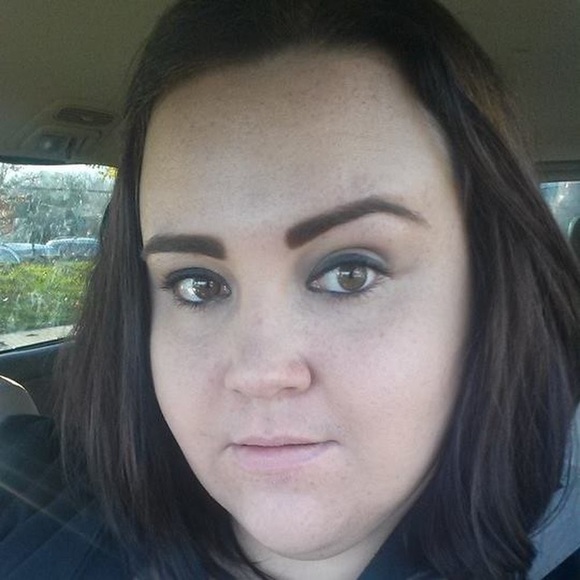 Profile Picture of Whitley Foster (@whitley_foster) on Poshmark