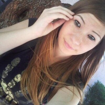 Profile Picture of Nicole Davis (@Miley_Rocks94) on Twitter