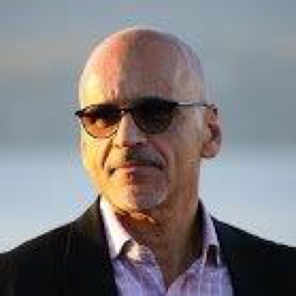 Profile Picture of Paul Rodrigues (@paulinho64) on Poshmark