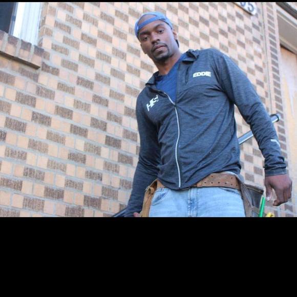 Profile Picture of Edwin Sims (@edwinsims144) on Poshmark