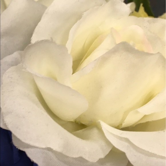 Profile Picture of Sarah Forberger (@sarahlev3) on Poshmark