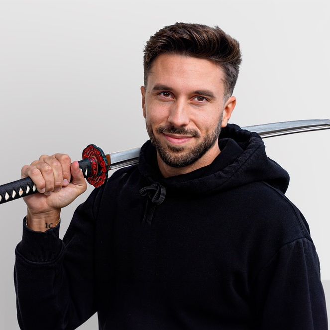 Profile Picture of Mike Shake (@mikeshaketv) on Tiktok