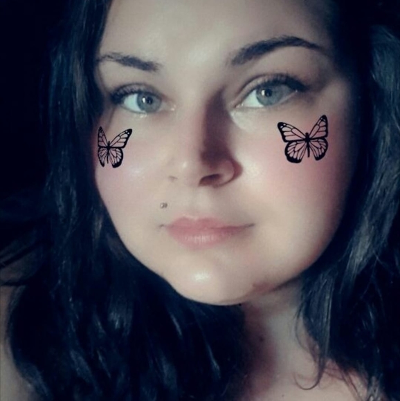 Profile Picture of Breanna Keleher (@breannaceline) on Poshmark