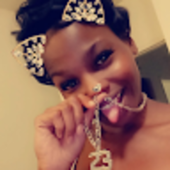 Profile Picture of Ruby Campbell (@rubscub88) on Poshmark