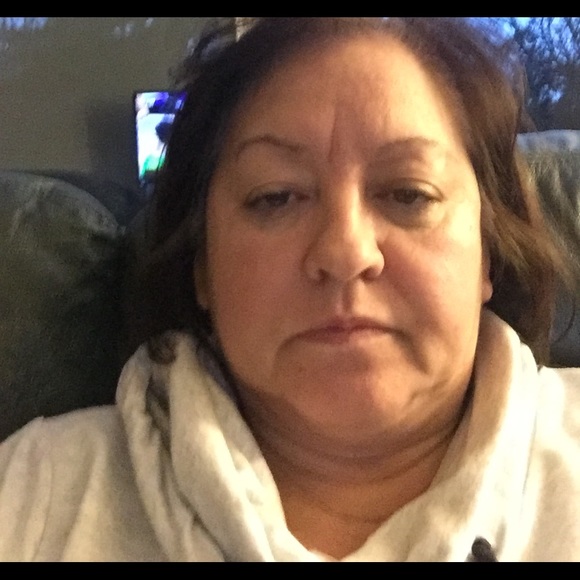 Profile Picture of Kathy Zuehlsdorff (@kazziekat3) on Poshmark