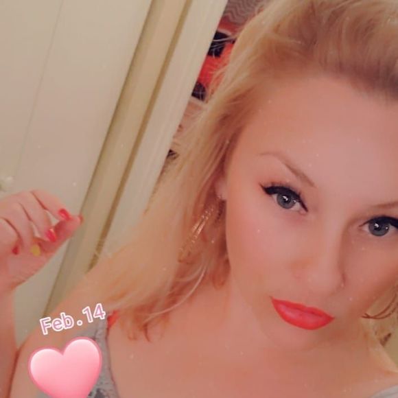 Profile Picture of Amber Borawski (@amberfreddy1) on Poshmark