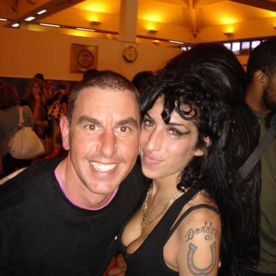 Profile Picture of Stuart Crow (@greatestshow99) on Twitter