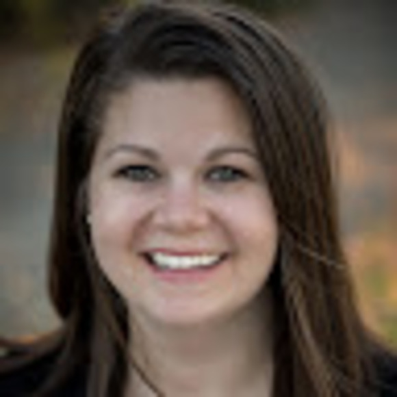 Profile Picture of Lauren Cecora (@cecoralc) on Poshmark