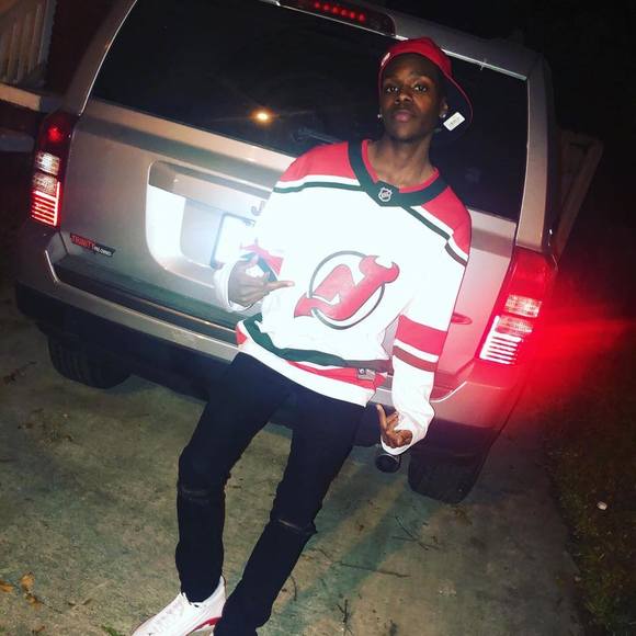 Profile Picture of Albert Mac arthur (@boolin12) on Poshmark
