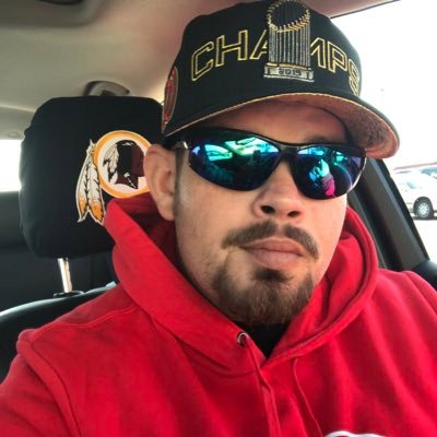 Profile Picture of David Zelonis (@SlinginSammy33) on Twitter