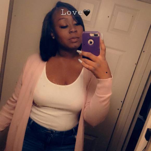 Profile Picture of Troya Harvin (@troyaharvin) on Poshmark