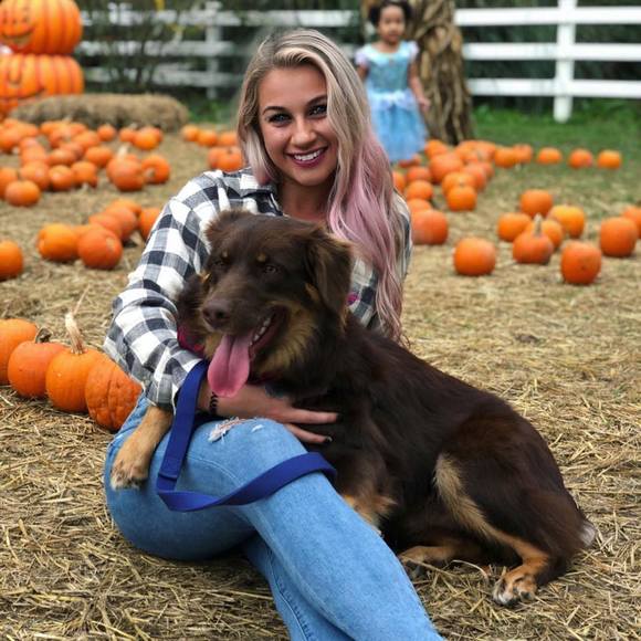 Profile Picture of Alexis Ciccone (@alexisciccone) on Poshmark