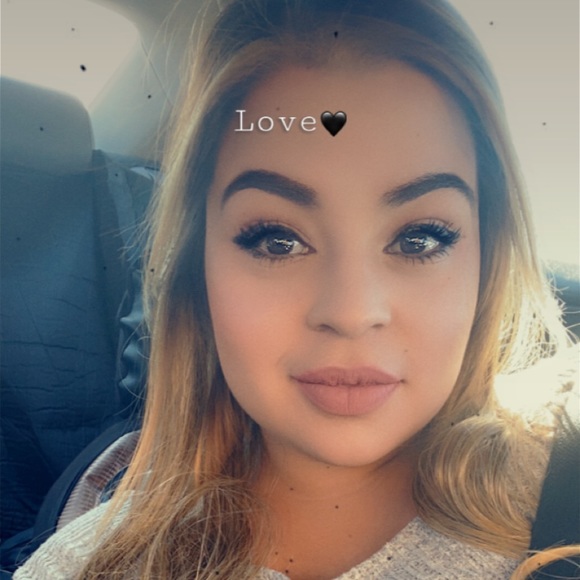 Profile Picture of Janet Rendon (@sanchezjr514) on Poshmark