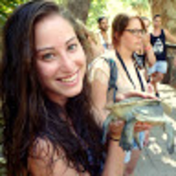 Profile Picture of Laurel Olson (@lolson02) on Poshmark