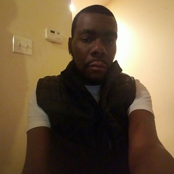 Profile Picture of Nicholas Jefferson (@nickko40) on Poshmark