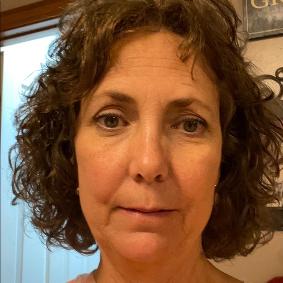 Profile Picture of Dena Hatten (@deedeehatten) on Poshmark