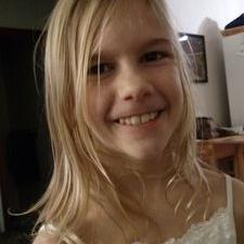 Profile Picture of Aimee Mullins (@ajmullins9305) on Twitter