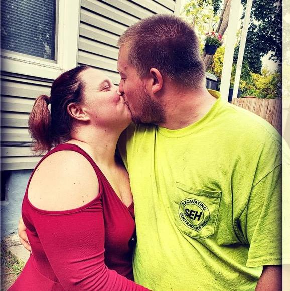 Profile Picture of Ashlee Gilliam (@ashleegilliam) on Poshmark