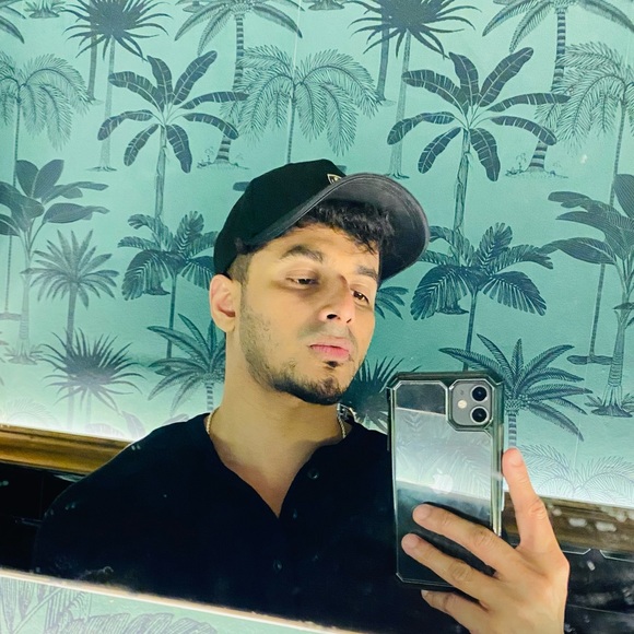 Profile Picture of Abhirup Rudra (@abhiruprudra) on Poshmark