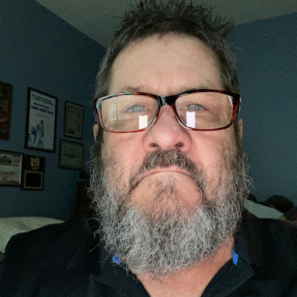 Profile Picture of Greg Stroyan (@gdstro900) on Poshmark