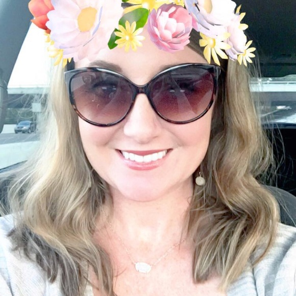 Profile Picture of Kendall Hodges (@khodges850) on Poshmark