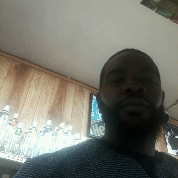 Profile Picture of Shawn Batts (@sultanibn) on Poshmark