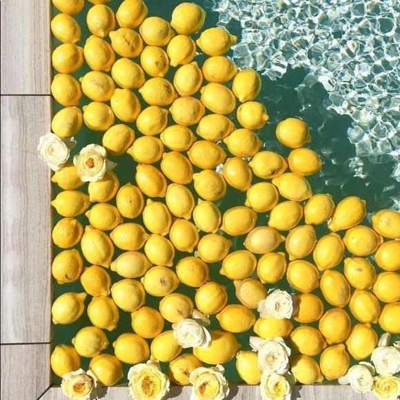 Profile Picture of Julie Assila (@julie266) on Poshmark