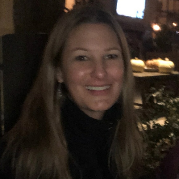 Profile Picture of Kay Emmott (@kay_emmott) on Poshmark