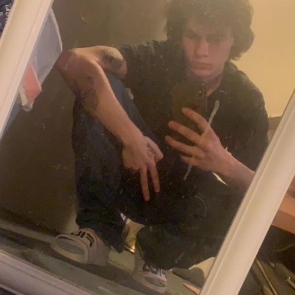 Profile Picture of Andrew Ditmore (@ditmoreandrew) on Poshmark