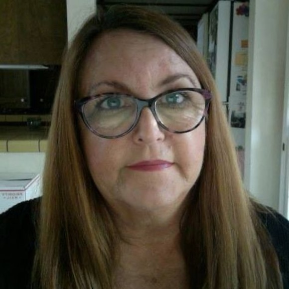 Profile Picture of Bobbette Hamilton (@pvpcheermom50) on Poshmark