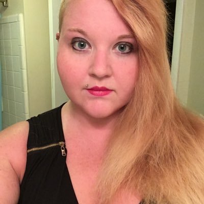 Profile Picture of Ashley G (@smashley_graham) on Twitter