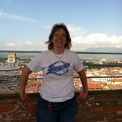 Profile Picture of Carolyn Maloney (@AmadeusC27) on Twitter