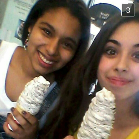 Profile Picture of Gabriela Campusano (@gooby9810) on Poshmark