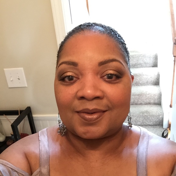 Profile Picture of Octavia Sakanyi (@joeloctavia) on Poshmark