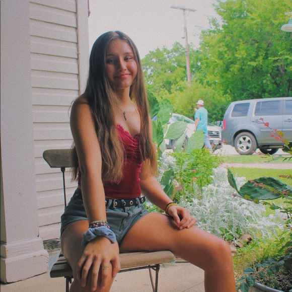 Profile Picture of Daniela Marino (@daniela_marino) on Poshmark