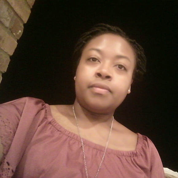 Profile Picture of Tabitha Parham (@tlparham) on Poshmark