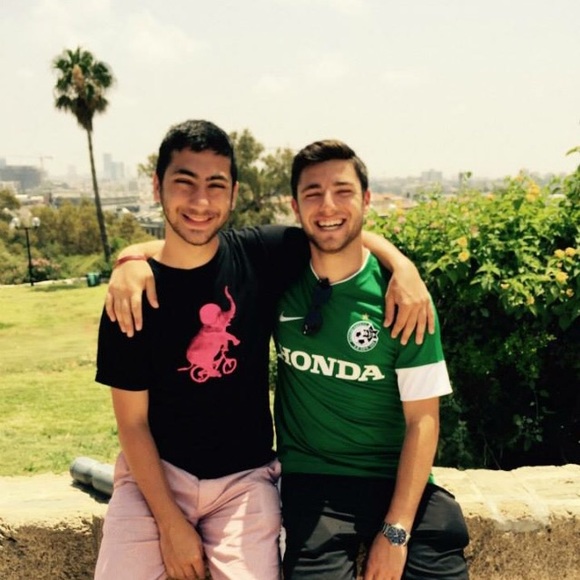 Profile Picture of Sam Brochin (@sambrochin) on Poshmark