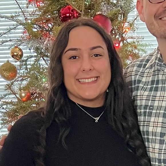 Profile Picture of Lindsey Haghighi (@haghighilindsey) on Poshmark