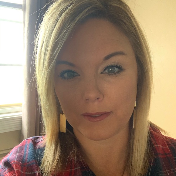 Profile Picture of Chrissy Van orden (@shadowrockfarms) on Poshmark