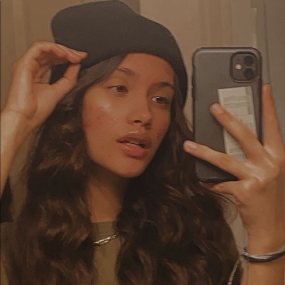 Profile Picture of Jordan Jo (@jo_319) on Poshmark