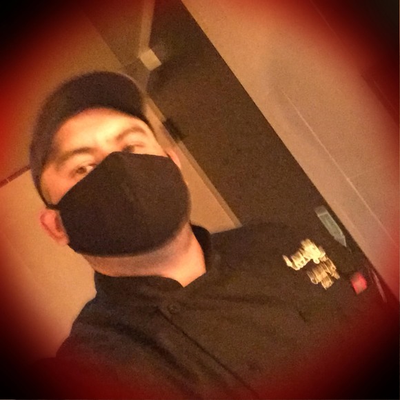 Profile Picture of Alex Torres (@lob00) on Poshmark