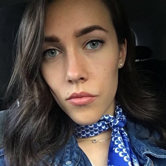 Profile Picture of Carmen Eulberg (@carmeneulberg) on Poshmark