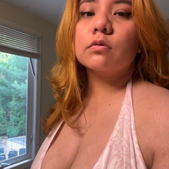 Profile Picture of Dennise janna Laguna (@jannabanana366) on Poshmark