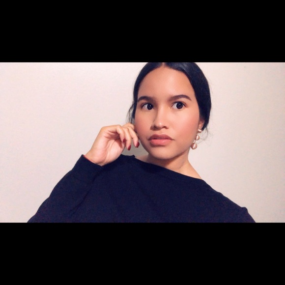 Profile Picture of Daniela Barraza (@danielabarraza) on Poshmark