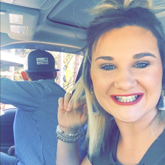 Profile Picture of Brooke Manton (@brooklynm4) on Poshmark
