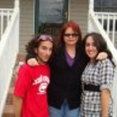 Profile Picture of Madeline Hull (@madeline1106) on Twitter